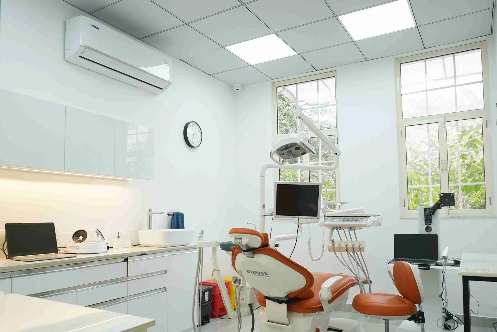 Bright, modern treatment room